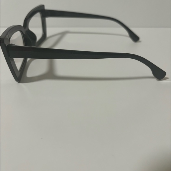 Bold Black Rectangular Glasses with Geometric Design - Picture 3 of 7